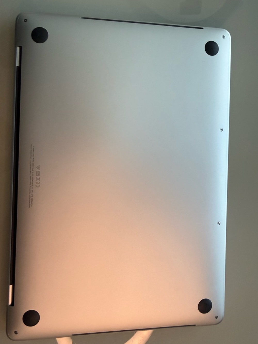 MacBook Pro 13 inch 2020 4 thunderbolt (USB C) intel i5 - Picture 8 of 9